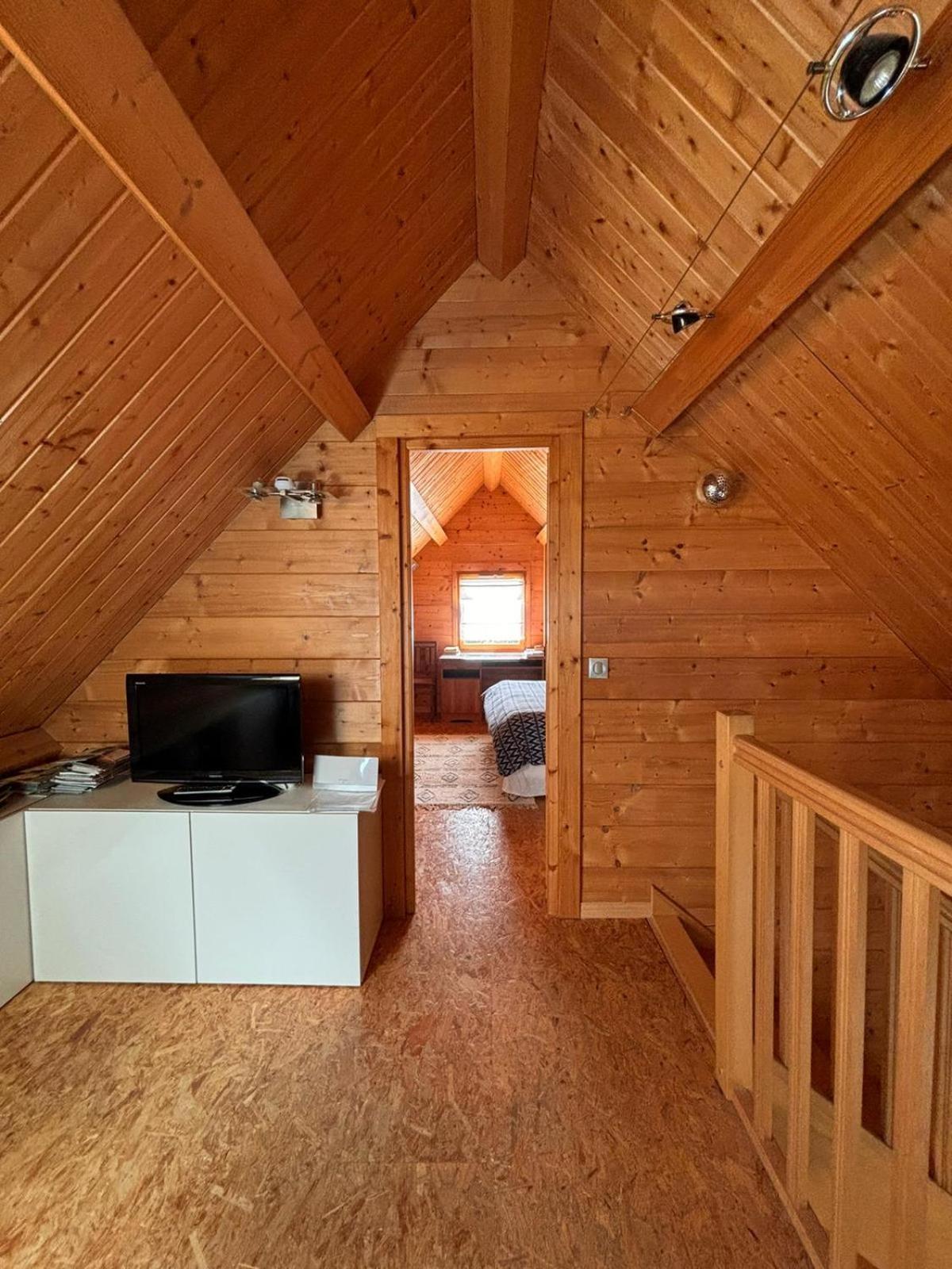 Maison écoresponsable classée 3 étoiles avec son jardin clos Donzy Extérieur photo